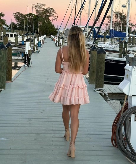 Isabella DuCharme アートモデル 画像