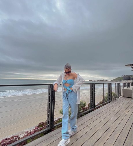 Ava Kolker ヌード女優 画像