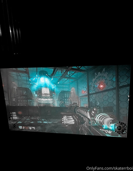 網タイツ オンリーファンズ アートポルノ 画像