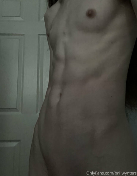 bri wynters 裸のモデル 写真