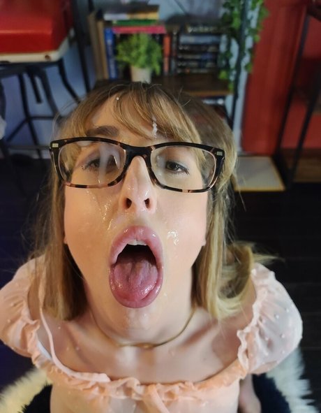 ママの足オンリーファンズ アダルト 写真