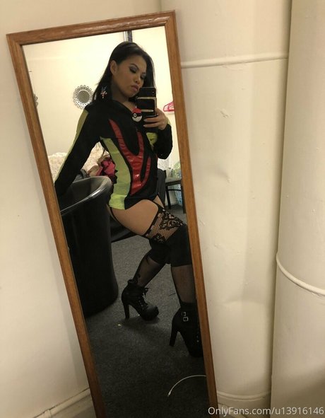 ビキニセックスオンリーファンズ ポルノ ギャラリー