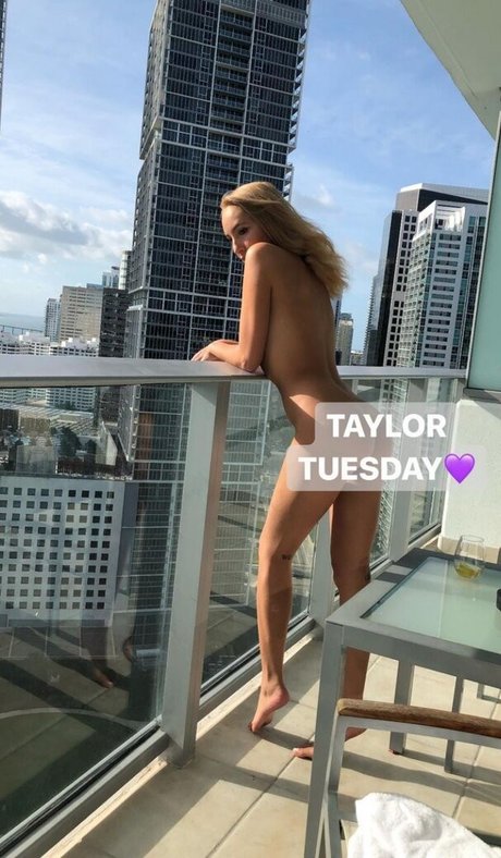 Taylor Weeks 完璧なスター 写真