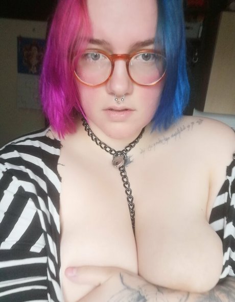 iamthepuppet ヌードのポルノスター 写真