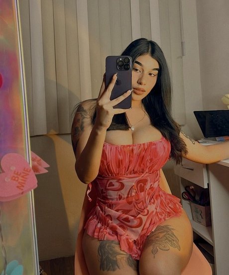 デカ尻ジーンズ オンリーファンズ ポルノグラフィック 写真