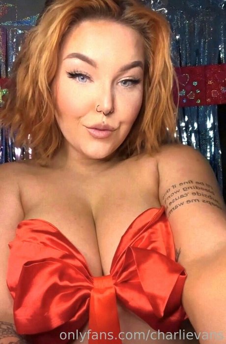 Charli Evans ポルノスター ホット ギャラリー