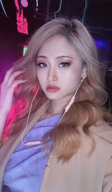 maypowpow ポルノスター 裸 写真