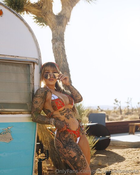 chelseabodyy エロティックなモデル 写真