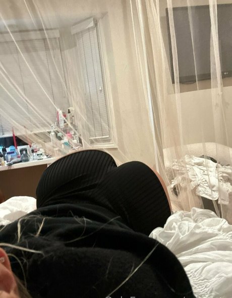 ビキニセックスオンリーファンズ ヌード 画像