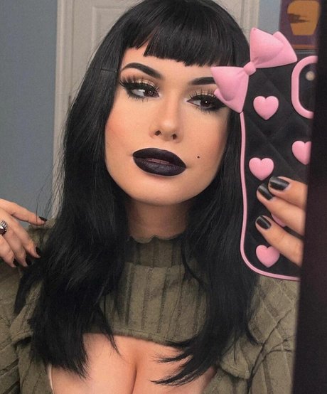 寝取られ無料オンリーファンズ ホット裸 画像