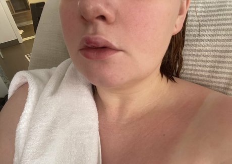 トランスティーンオンリーファンズ アート裸 写真