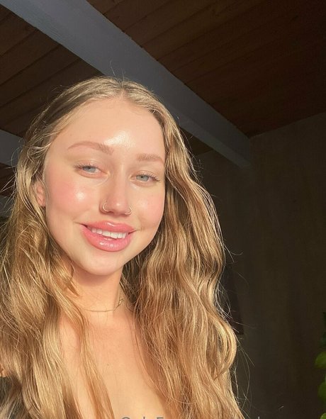 Mslunarose モデル 画像