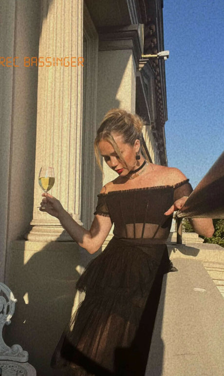Brec Bassinger xxxポルノスター 写真
