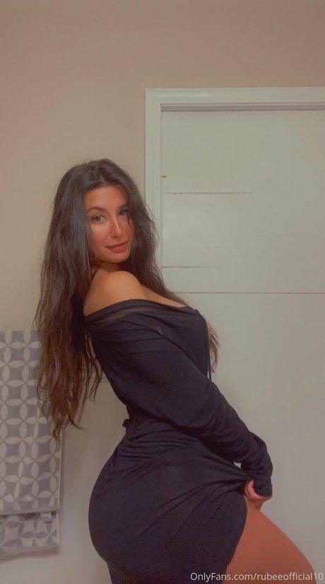 rubeeofficial セクシー女優 ギャラリー