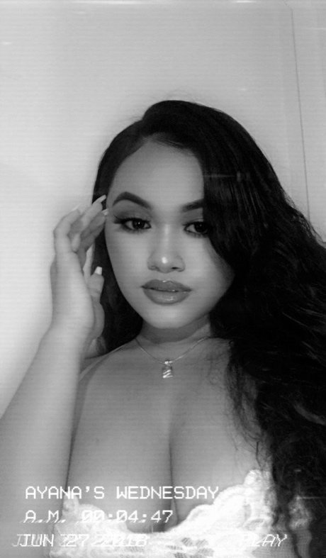 Thotayana アダルトモデル 画像