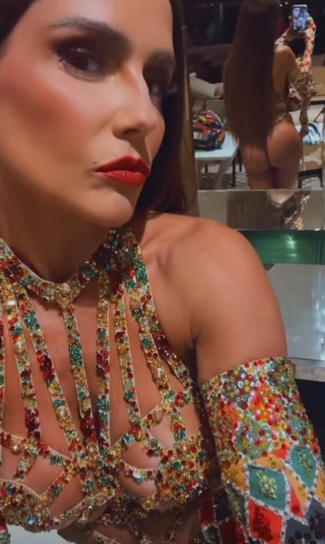 Deborah Secco 裸の女優 ギャラリー