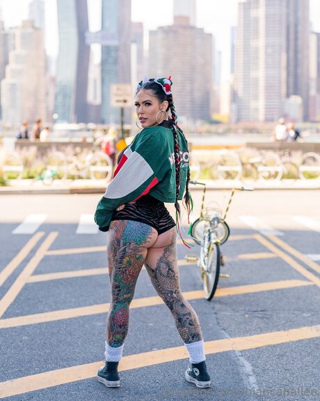 biancabailee アダルトモデル 写真