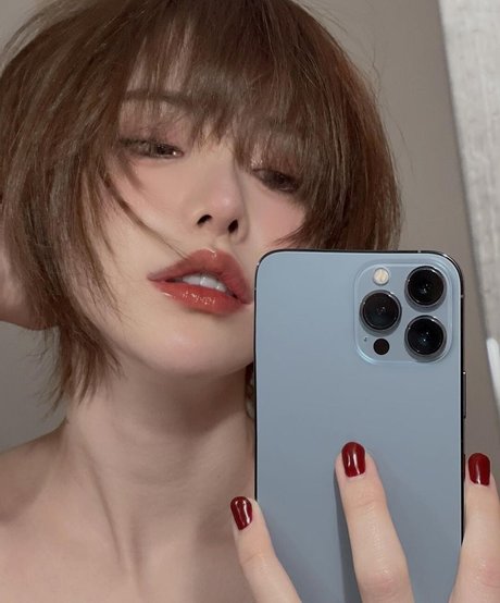 Eimi Fukada エロティックなスター 写真