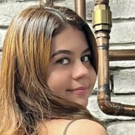 主観視点のアジア人オンリーファンズ 可愛い 写真