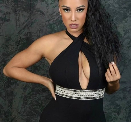 BBC フェムボーイ オンリーファンズ 美しいヌード 写真