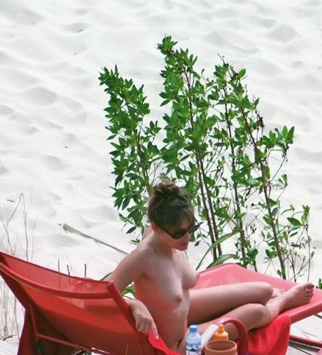 Elizabeth Hurley ヌードモデル 写真