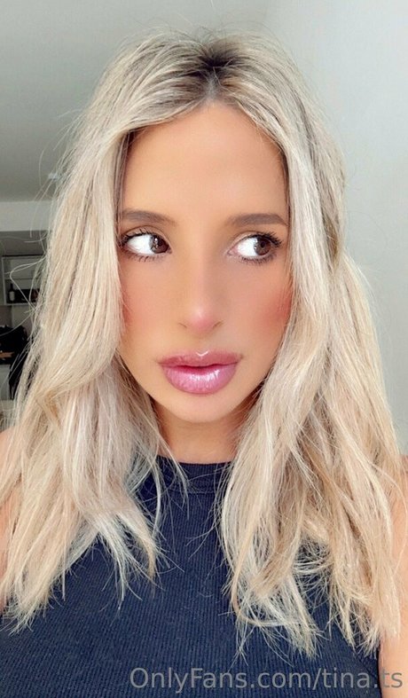 tina ts セクシーなポルノスター 写真