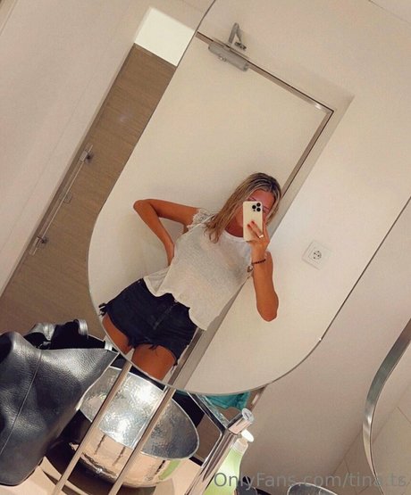 tina ts ポルノスター 写真
