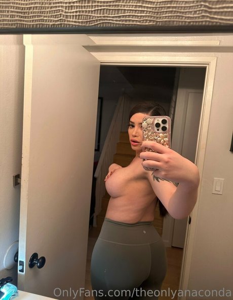 制服オンリーファン 無料裸 写真