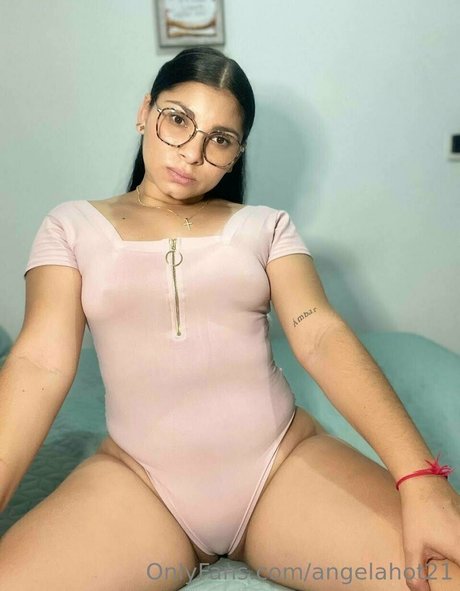 ティーンフィンガリングオンリーファンズ ポルノグラフィック ギャラリー