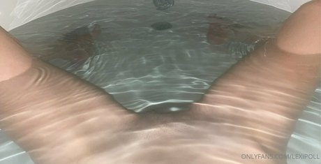 Lexi Poll ASMR エロティックなスター 画像
