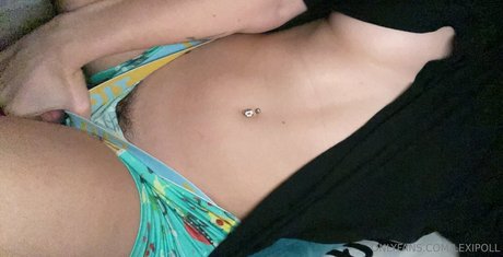 Lexi Poll ASMR ポルノモデル 画像