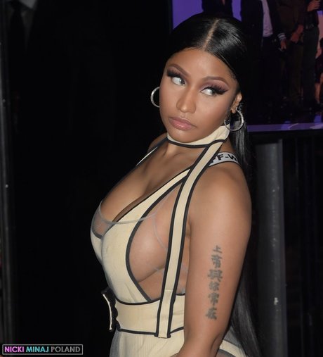 Nicki Minaj 独占女優 アーカイブ