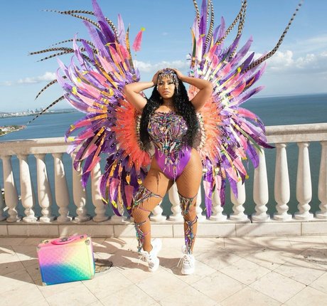 Nicki Minaj エロティックモデル 写真