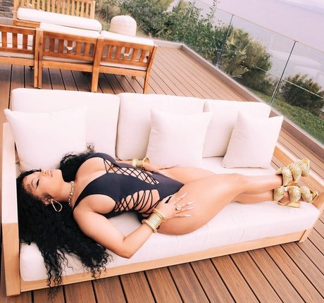 異人種間乱交オンリーファンズ セクシー裸 ギャラリー