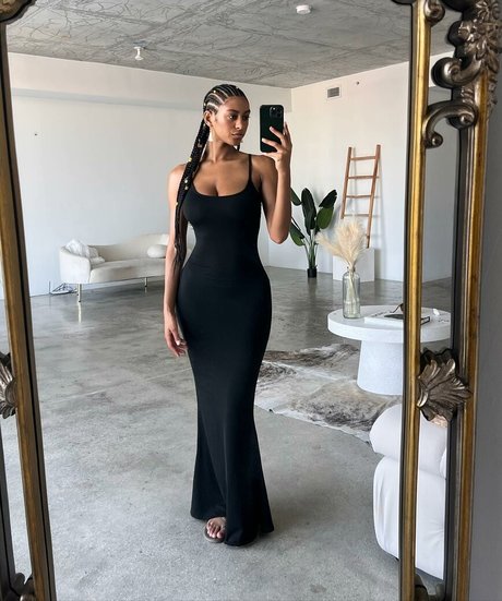 小さいチンポのシーメールオンリーファンズ アートポルノ 写真