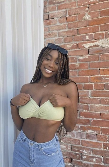 Majormommyissues ポルノ女優 写真