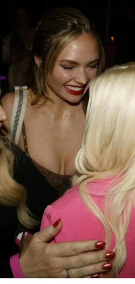 コスプレ ヘンタイ オンリーファンズ ベスト 画像