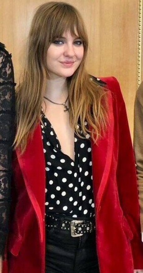 巨乳ソロオンリーファンズ 無料セクシー 画像