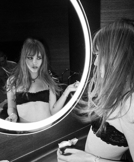 裸ヨガオンリーファンズ 無料xxx 写真