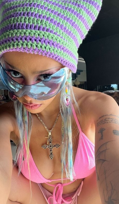 アジア人の指入れ オンリーファンズ ヌード 写真