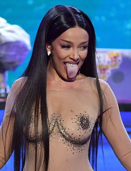 アマチュアアジア人オンリーファンズ アート裸 写真