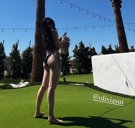 白いランジェリーオンリーファンズ 無料セックス 画像