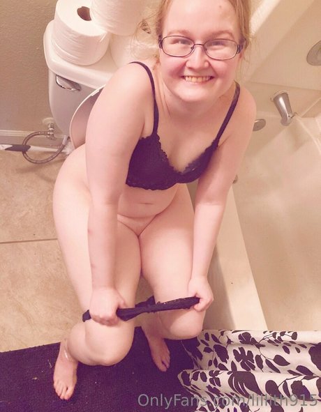 小さいチンポのシーメールオンリーファンズ HD 写真