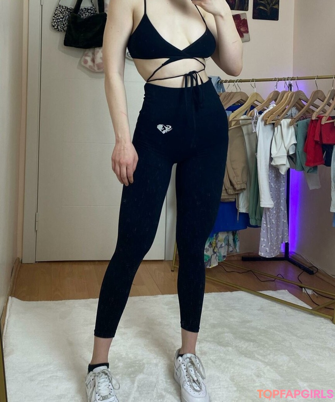 Sudefit ポルノモデル 写真