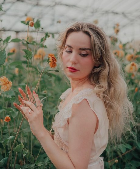 曲線美のラテン系オンリーファンズ アートxxx 写真