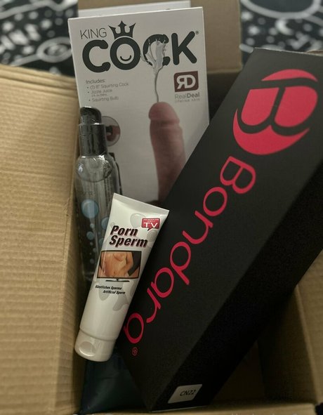 毛深い茂みオンリーファンズ エロチック 画像