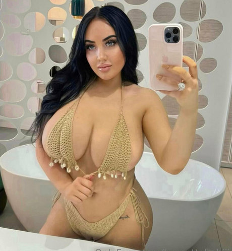 brunettebabiii セックスポルノスター 画像