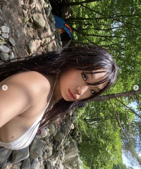白いランジェリーオンリーファンズ セックス 画像