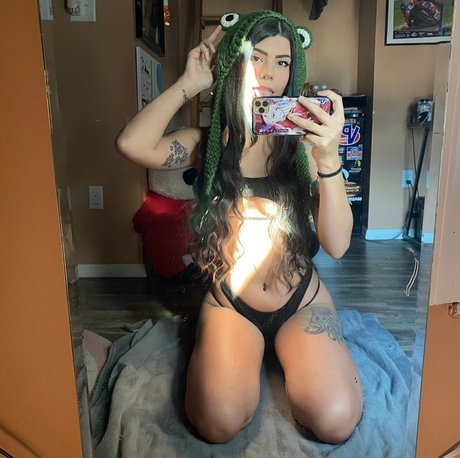 巨乳クーガーオンリーファンズ 無料セックス 写真