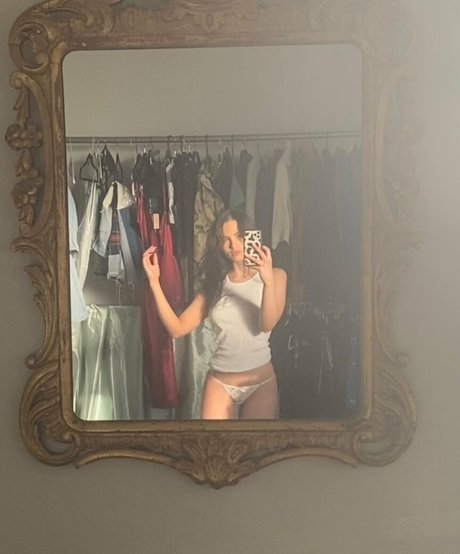 alexjanai ヌード女優 写真